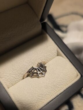 18k Solid White Gold Spider Web Ring